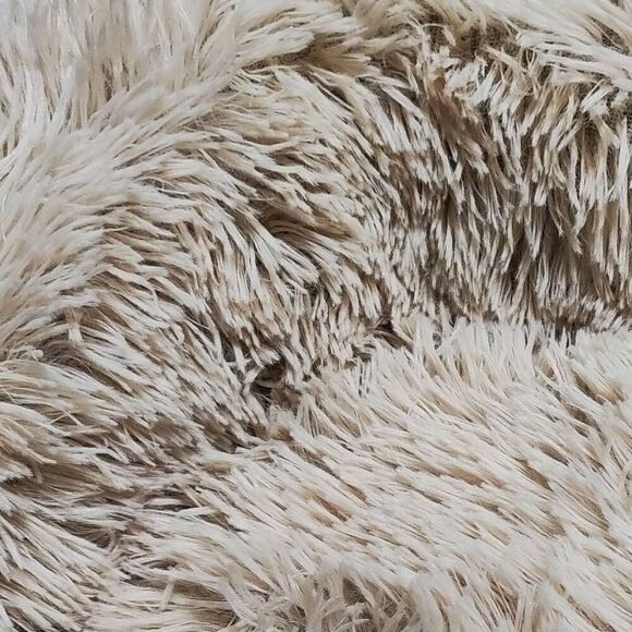 Faux Fur Calming Round Pet Bed - Picture 2 of 3